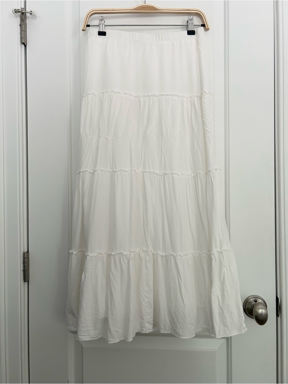 Brandy Melville Izzy Skirt in White - Picture 5 of 5